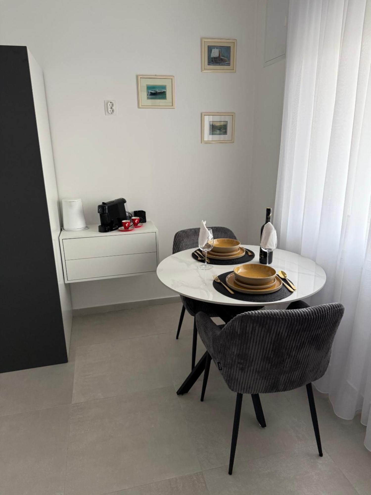 Dalma Pro - Cozy & Spacious One-bedroom - Self Check-in